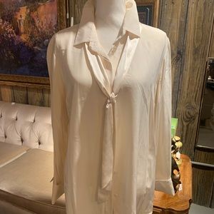 WORTH luxurious soft blouse w/French cuffs